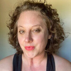 Meet your Posher, Liz